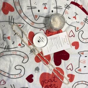 GEMISPHERE Mother of Pearl necklace